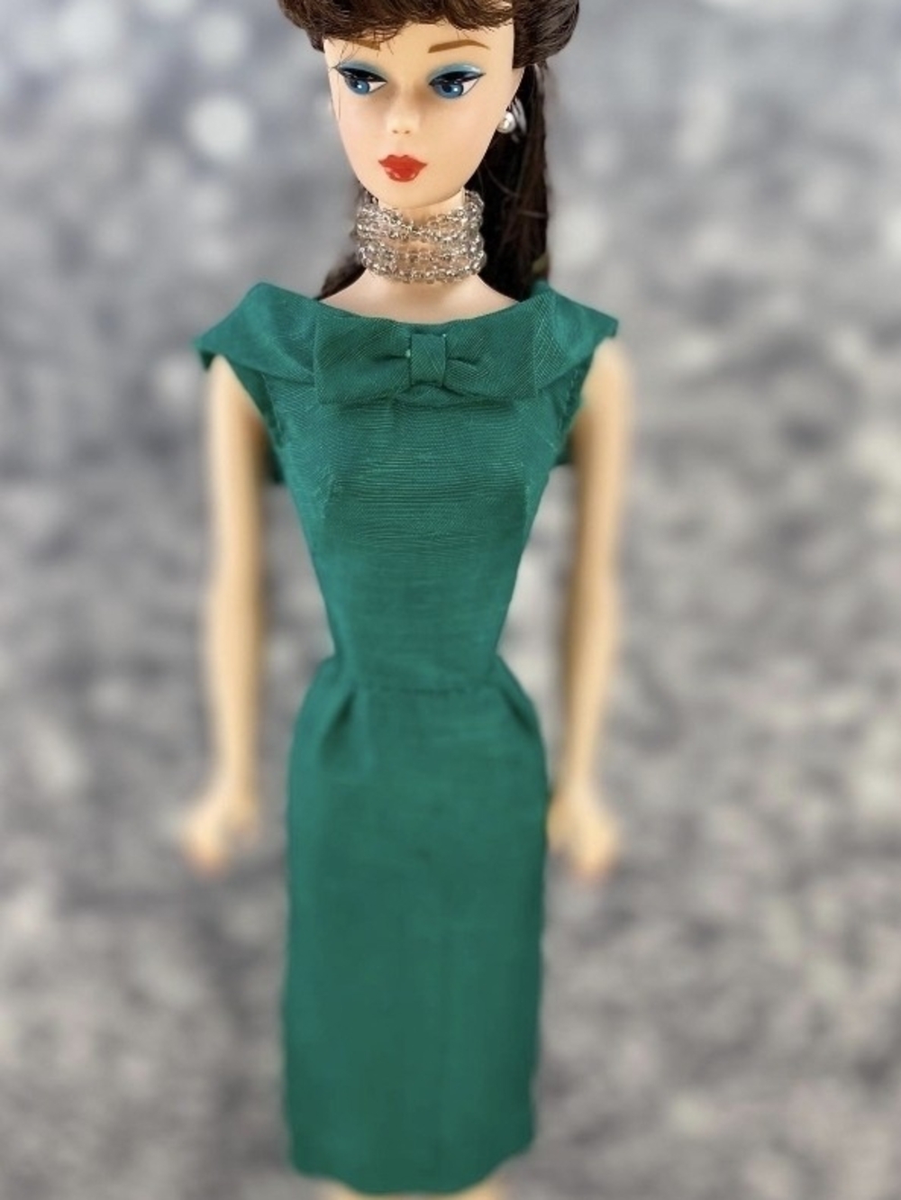 Barbie Emerald Bow-Detail Midi Dress - Picture 8 of 9